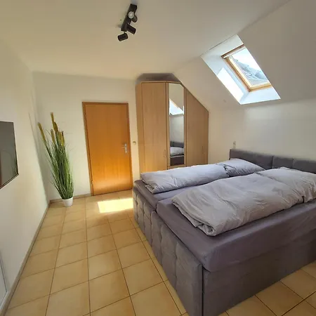 Monteurzimmer 4 Am Mit Garten Pansiyon Zeuthen