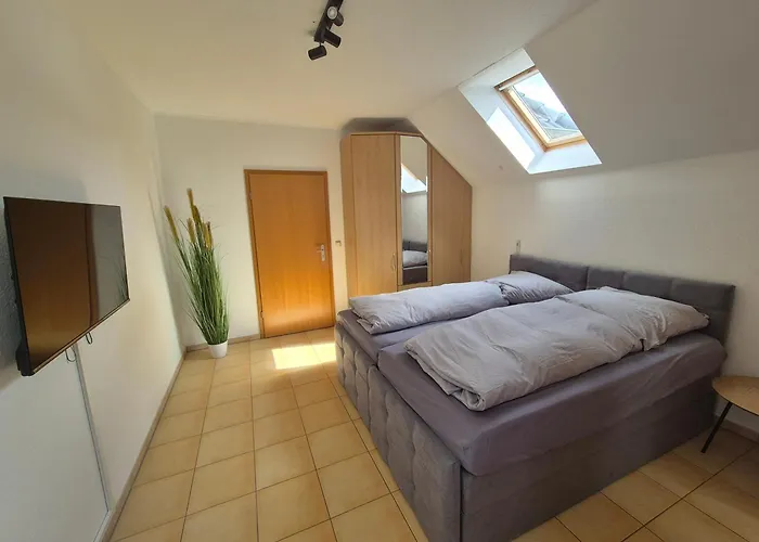 Monteurzimmer 4 Am Mit Garten منزل للإقامة زيوثين