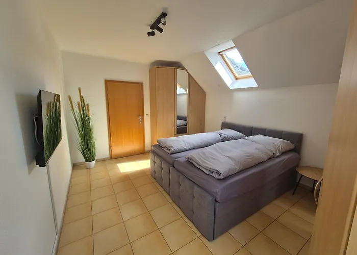 منزل للإقامة Monteurzimmer 4 Am Mit Garten زيوثين